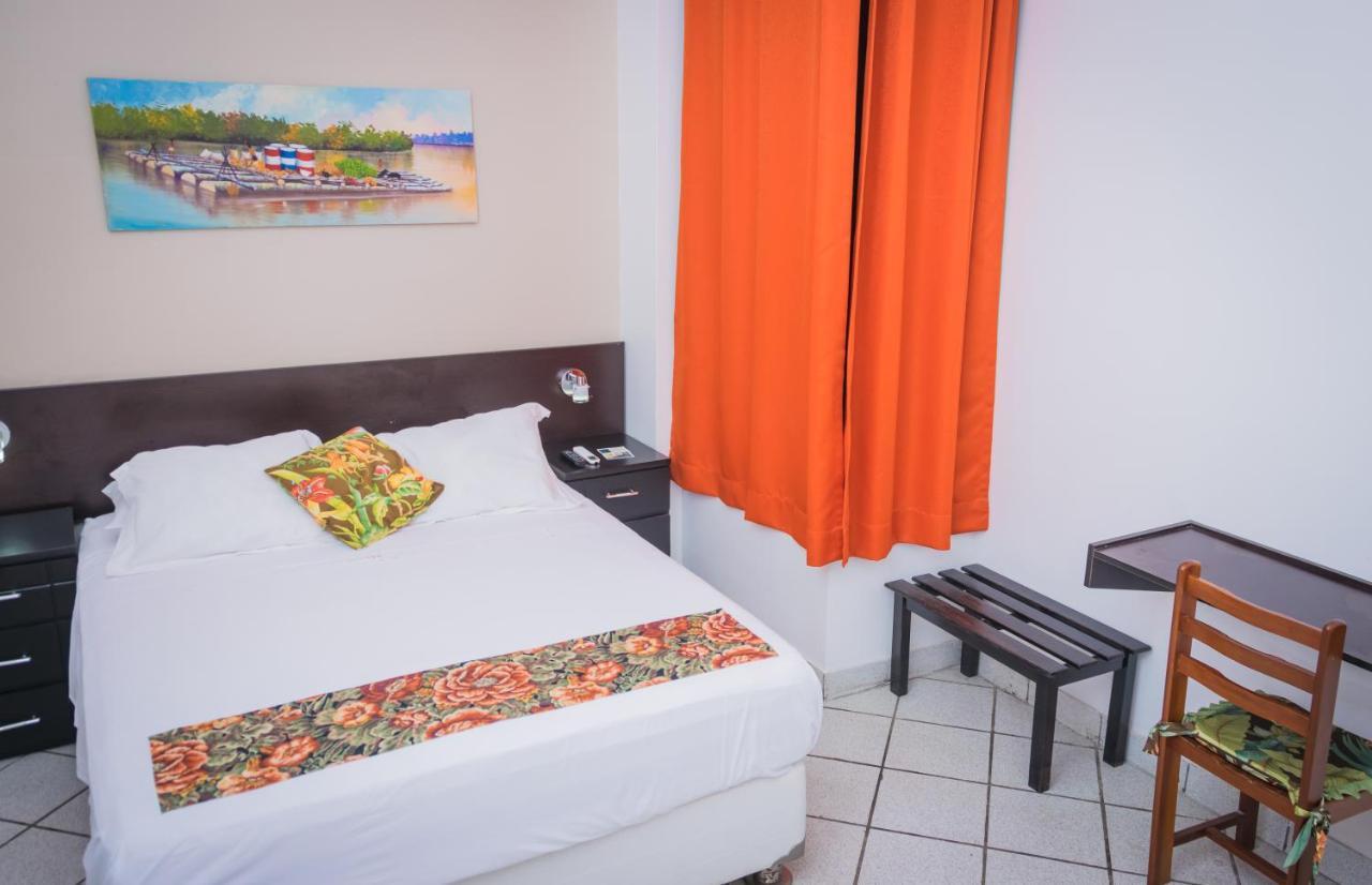 Hostal "Centrika" Tarapoto Exterior foto